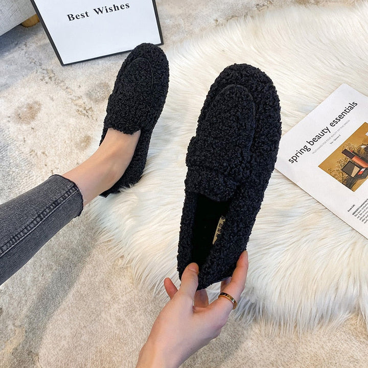 Louisa Alder Indoor Slippers – Black